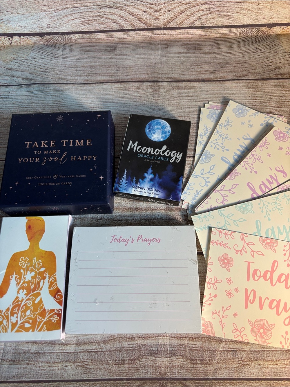 Mixed lot of oracle, prayer and affirmation cards